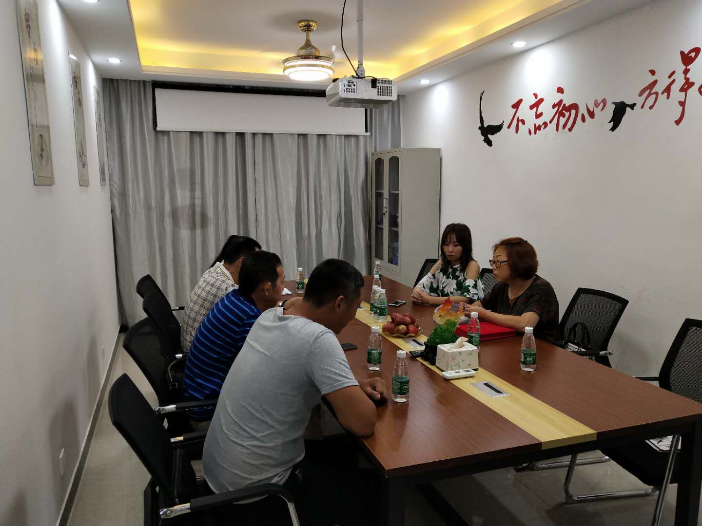 建立良好互动关系协会组织三亚会员单位座谈会